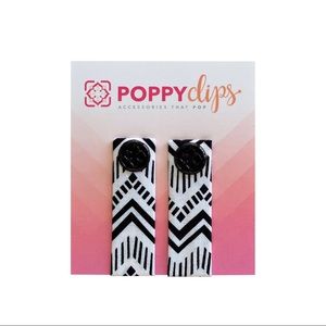 Black and white PoppyClips